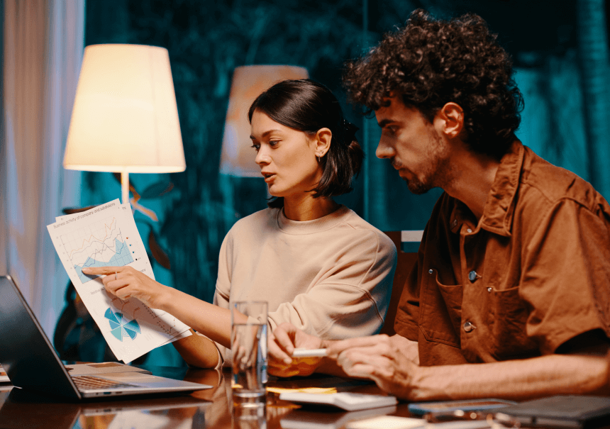 Nel marketing, la personalizzazione e il giusto tempismo possono davvero incrementare i risultati che stai ottenendo. Le informazioni che le persone vedono possono essere efficaci solo se presentate alla persona giusta, nel contesto giusto e al momento giusto. Questa è l'essenza del marketing basato sul contesto, a volte indicato come marketing contestuale. In che modo questa tecnica può aiutarti ad aumentare le tue vendite?