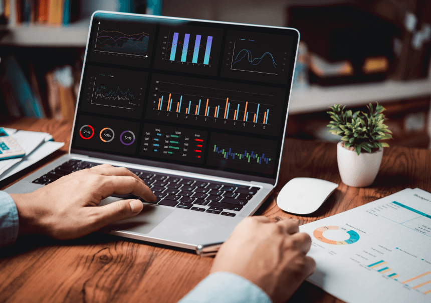 I KPI sono indicatori per misurare l’efficacia delle attività di marketing. Determinano se le attività implementate stanno raggiungendo i loro obiettivi. I KPI sono essenziali per qualsiasi team di marketing che desideri monitorare e ottimizzare le proprie attività (e, soprattutto, vedere se hanno senso e danno frutti).