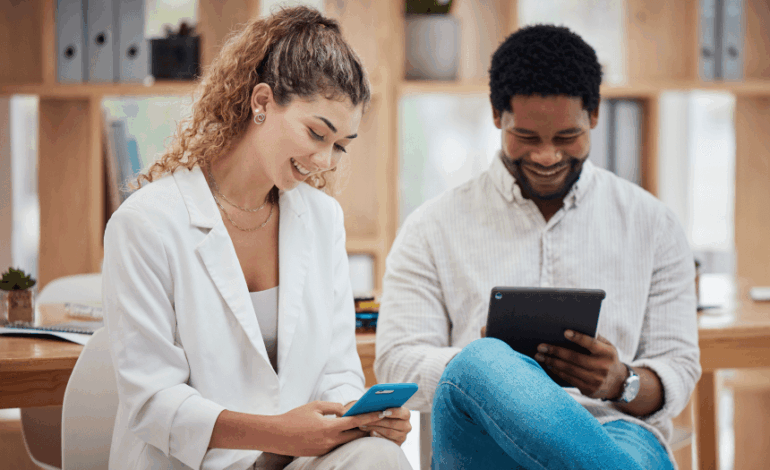 Basta con lo spam, inizia a parlare. Come combinare email, SMS e social media in un’unica storia cliente coerente