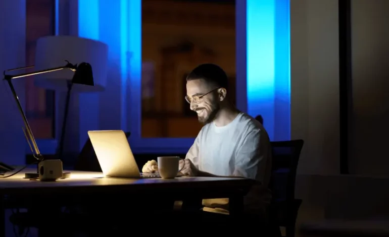 Dove stanno scomparendo i tuoi lead B2B? Probabilmente nel “buco nero” del Dark Funnel. Ecco come fare luce su questo fenomeno