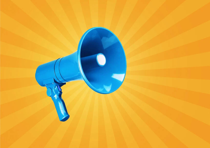 Recupera i carrelli abbandonati con le notifiche automatiche web push, visualizzate da un vistoso megafono blu su uno sfondo a raggi di sole.